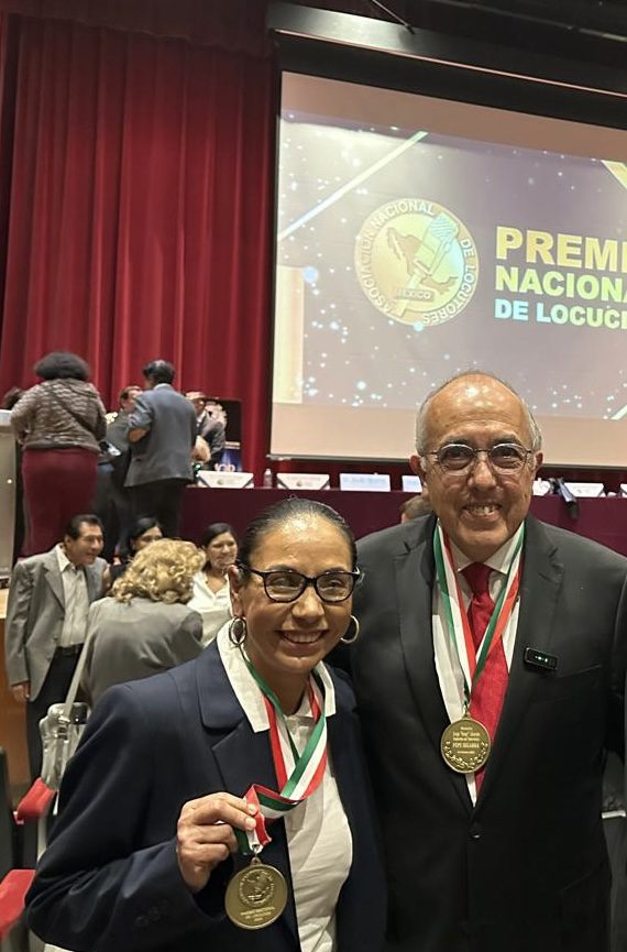 La Asociación Nacional de Locutores de México reconoció a Pepe Segarra por su trayectoria como conductor deportivo