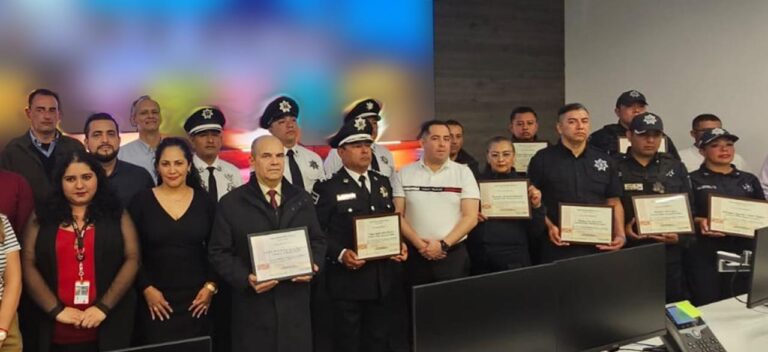 Cadena de tiendas de autoservicio reconoció a Policias de Ecatepec