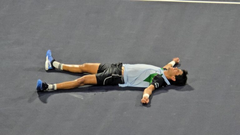 Rodrigo Pacheco logra su primera victoria en el circuito ATP, venció a Vukic en el Abierto Mexicano de Tenis.