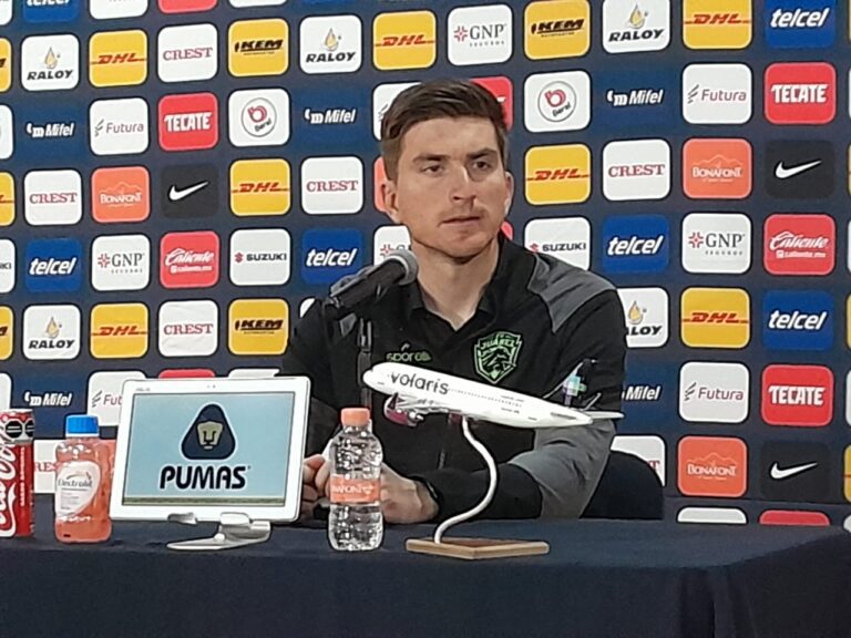 Bravos aprovecha ventaja númerica y vence a Pumas por tres a uno