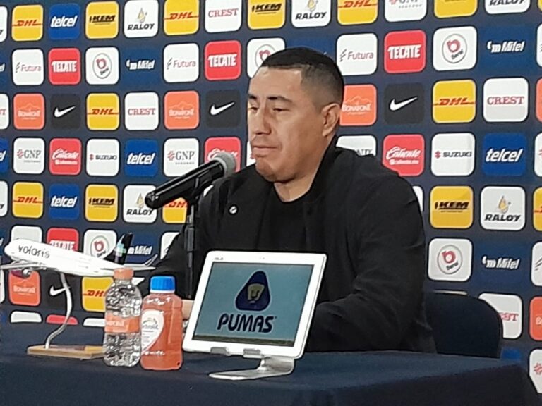 Efraín Juárez, director técnico de Pumas. Foto: Guillermo García/ACIR Deportes