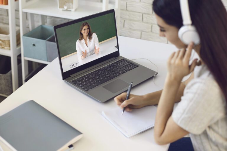 Continúa una tendencia al alza en la educación virtual tras la pandemia de Covid-19