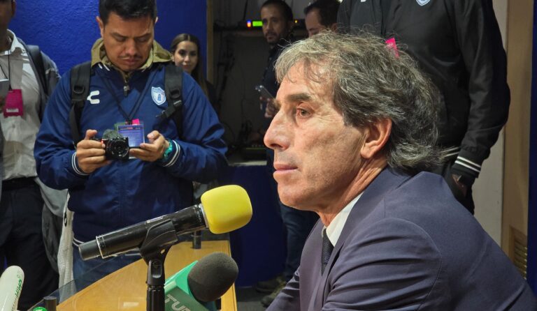 GUILLERMO ALMADA TÉCNICO DE PACHUCA FOTO: ARTURO SANGUINO / ACIR DEPORTES