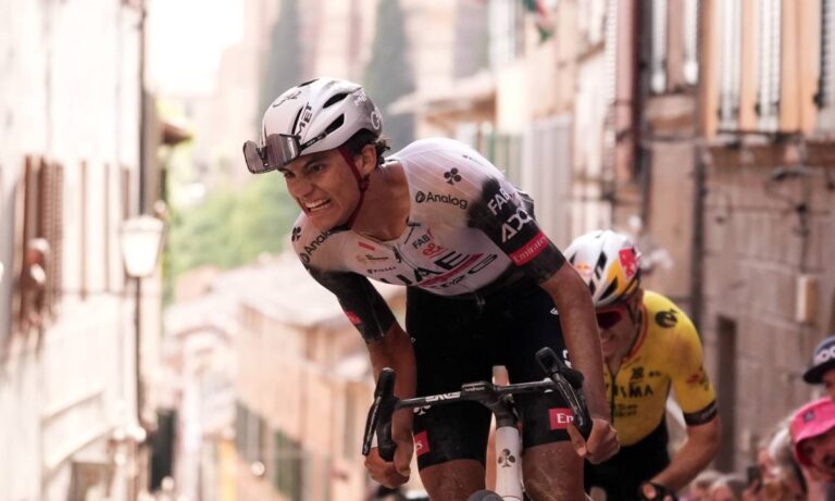 Isaac del Toro histórico en Giro de Italia FOTO: X: @giroditalia