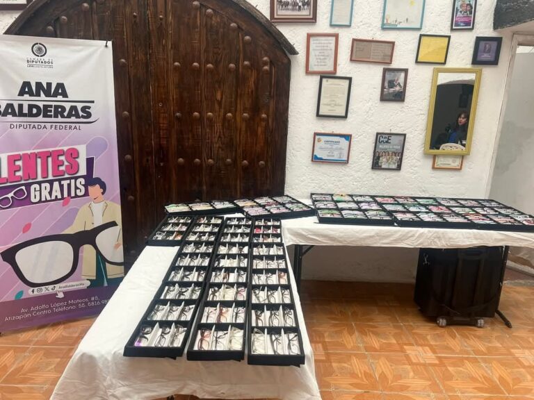 Continuará la entrega de lentes gratuitos a grupos vulnerables de Atizapan: Ana Balderas