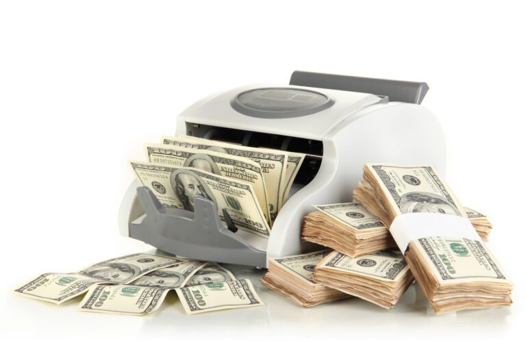 dinero, dólares, lavado de dinero