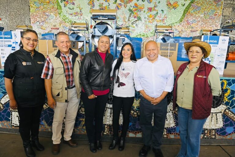 Productores agropecuarios de Tlalnepantla reciben apoyos