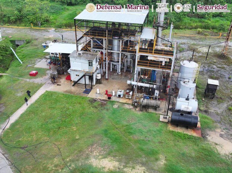 Agentes federales aseguran más de un millón y medio de litros de hidrocarburo ilegal