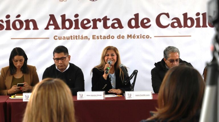 Vecinos son atendidos por autoridades de Cuautitlán en el Cabildo Abierto