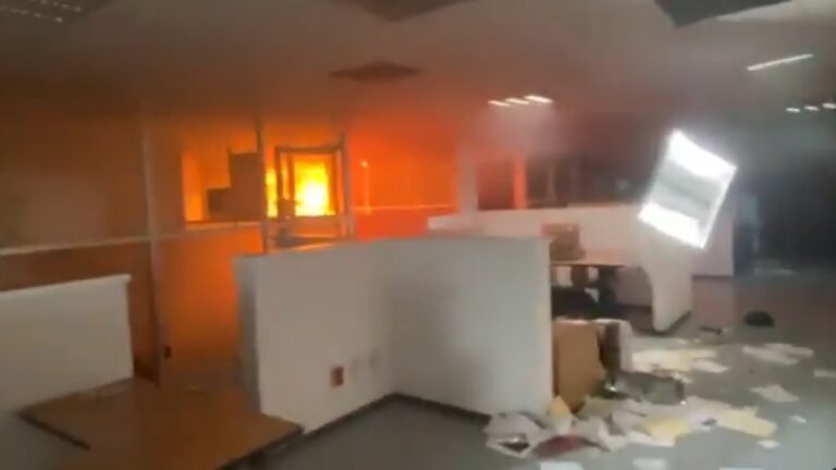 CNTE minimizó incendio de la CETEG en oficinas del Centro Histórico CDMX