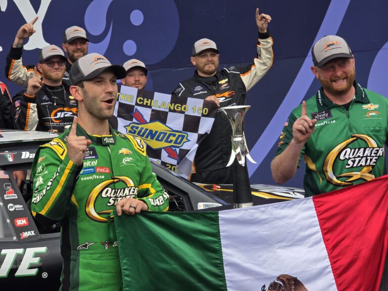 Daniel Suárez, piloto mexicano en NASCAR. Foto: Arturo Sanguino/ACIR Deportes