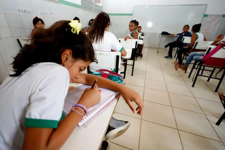 Boletas y faltas ya no “condenan”: la SCJN avala evaluación integral en escuelas