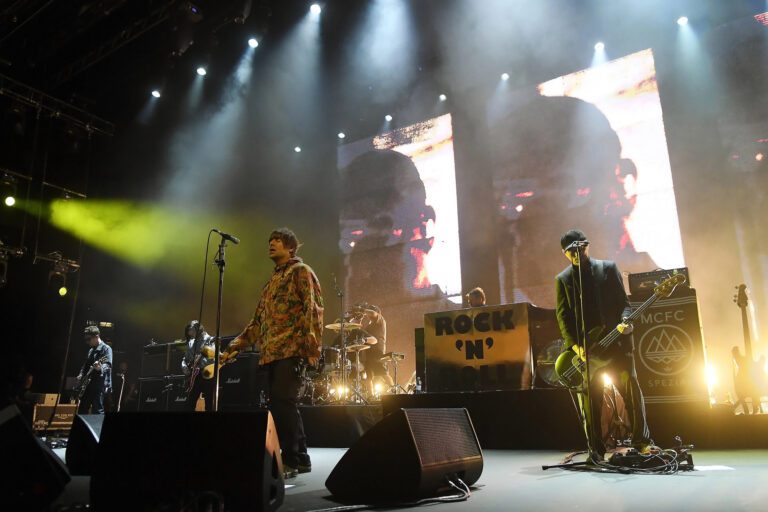 Oasis promete que no habrá kiss cam en sus conciertos