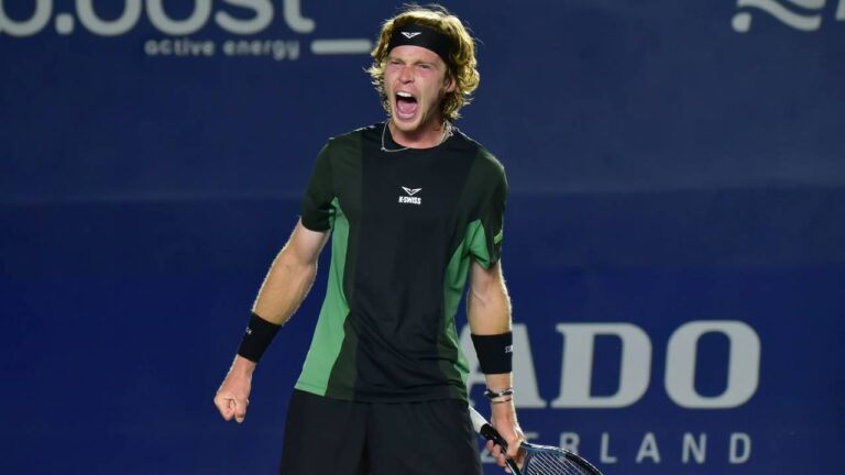 Rublev avanza a semifinales de Los Cabos