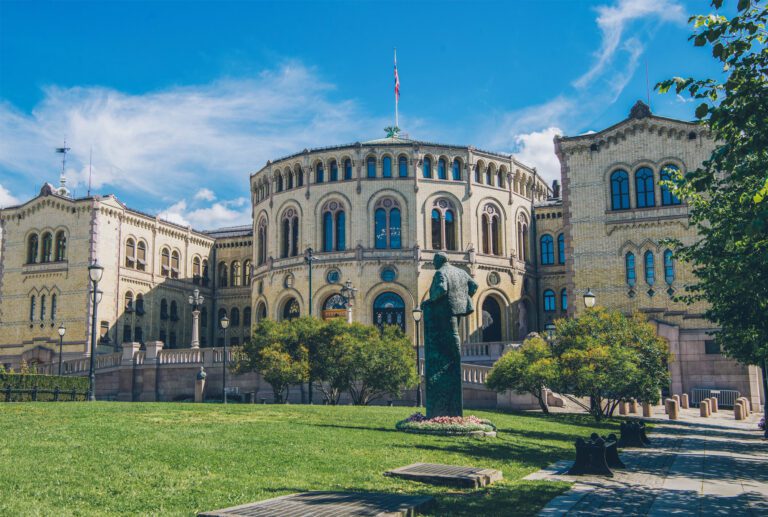 Familia real de Noruega vive en el escándalo