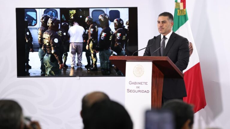 Extradición masiva a EEUU fue para frenar operaciones desde prisión, reconoció Harfuch