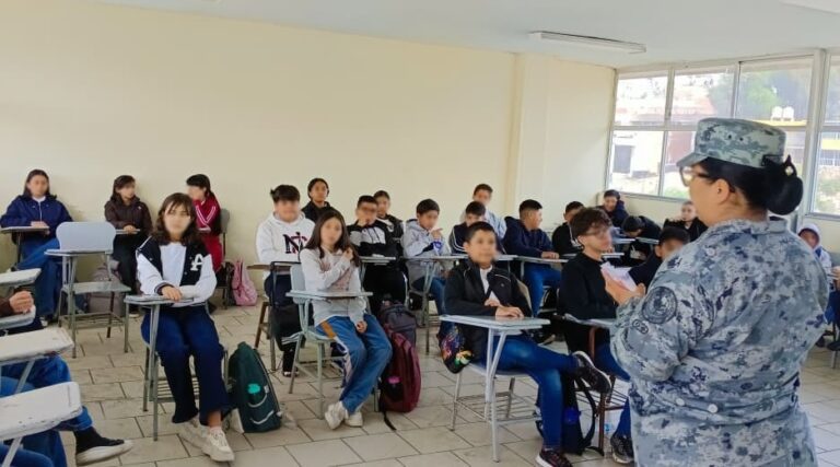 Guardias nacionales imparten pláticas de ciberseguridad en Zacatecas