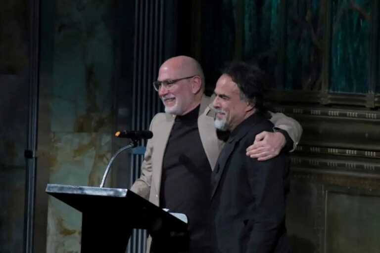 Iñárritu y Arriaga se reconcilian en festejo de “Amores Perros”
