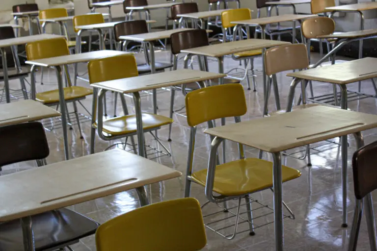 Denuncia Panorama: alumno de secundaria en Nicolás Romero entra a clases con una pistola… La Directora se la quita y simplemente la devuelve a la mamá del menor