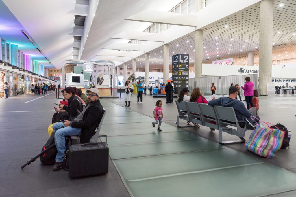 Sin agua en la Terminal 2 del Aeropuerto Internacional de la Ciudad de ...