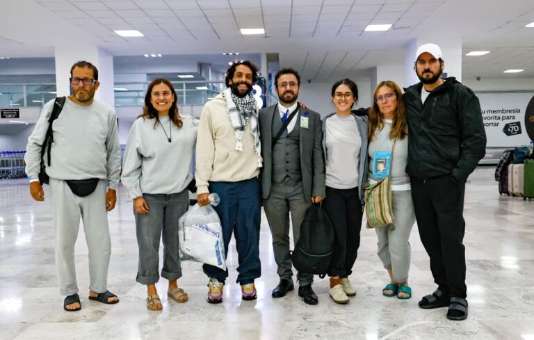 Arriban a México los seis mexicanos repatriados de Israel