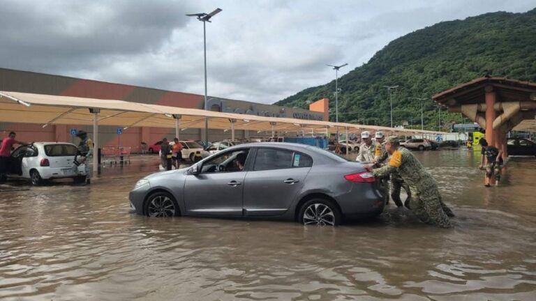 Tormenta “Raymond” tocaría tierra en Cabo San Lucas entre el sábado y domingo