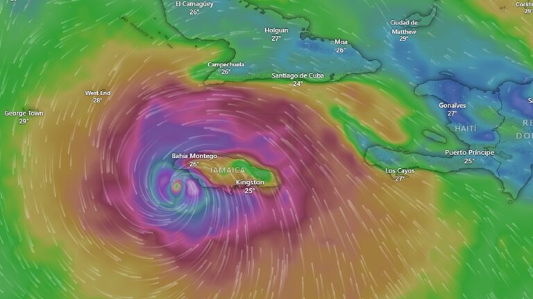 Evacuaciones masivas en Jamaica ante impacto inminente del peligroso huracán “Melissa”