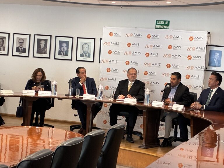 Para evitar descalabros financieros de las familias, inició la Semana del Seguro