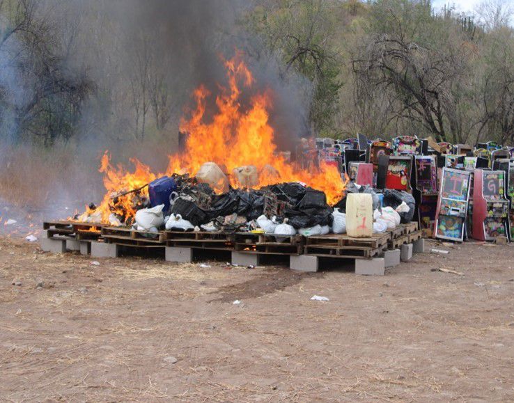 FGR incinera más de tonelada y media de narcóticos en Sinaloa