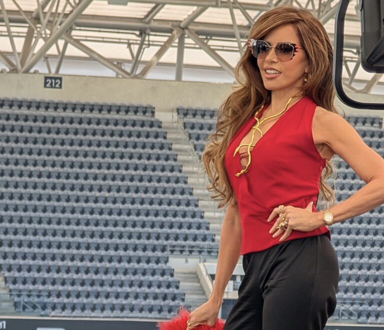 Gloria Trevi muestra la fuerza latina en Los Ángeles