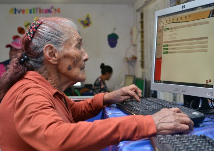 Durante este año INEA logró que 508 mil 891 personas concluyeran su primari