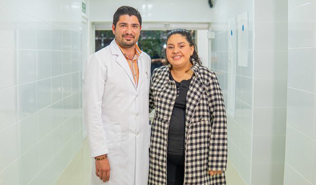 Médicos del IMSS en Irapuato, Guanajuato, salvan la vida a mujer con hemorragia obstétrica grave