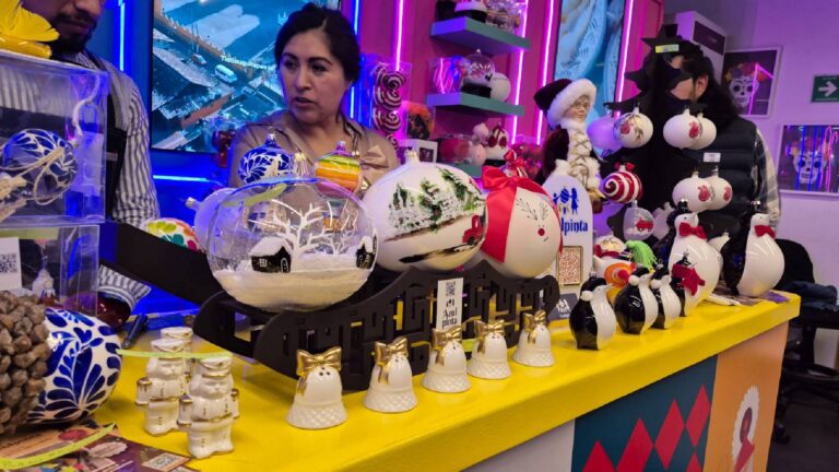 Esferas, nacimientos y otras artesanías de Puebla llegan a Punto México en expoventa navideña