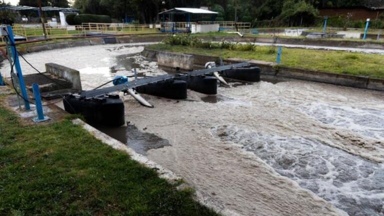 Conagua inicia obras para rescatar el Lago de Pátzcuaro