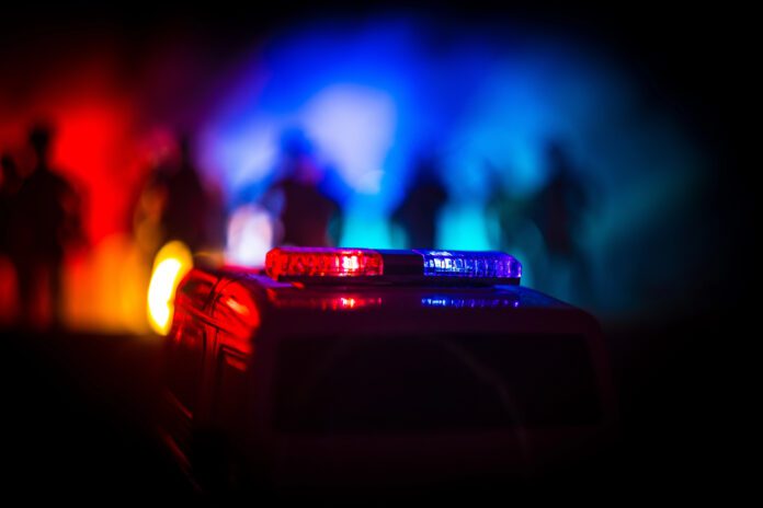 Autoridades localizan mercancía robada en carreteras de Michoacán.