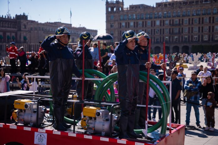 Con desfile celebran Día del Bombero y 170 años de historia