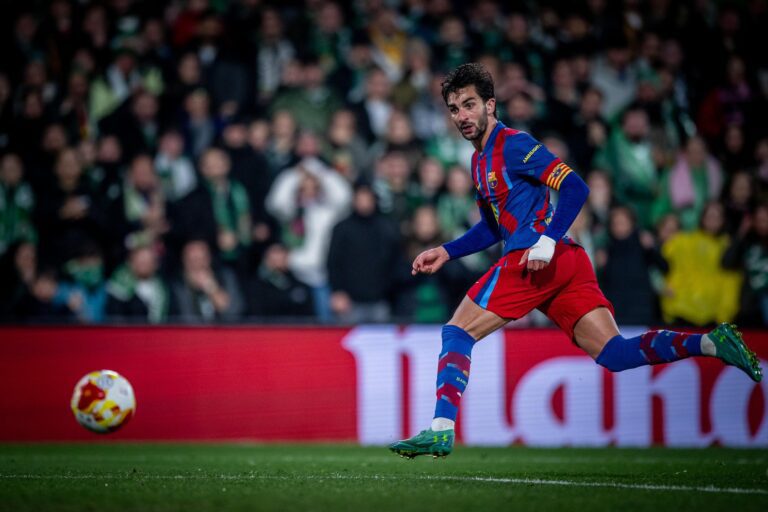 Ferran Torres, principal novedad en la convocatoria del Barça