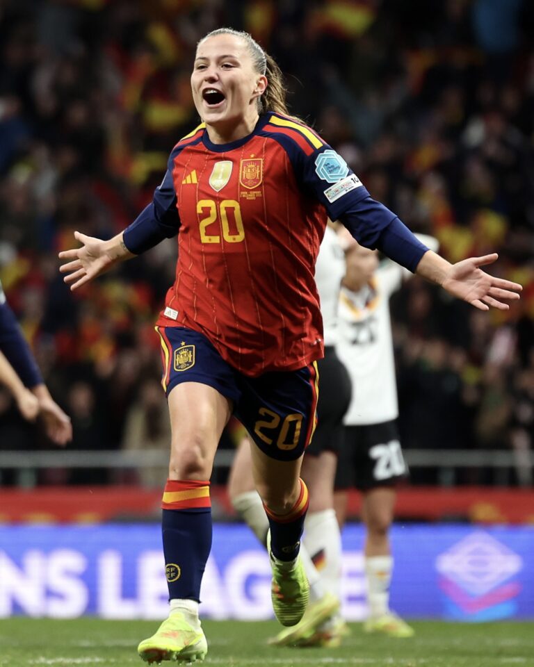 Claudia Pina, mejor goleadora internacional en el 2025