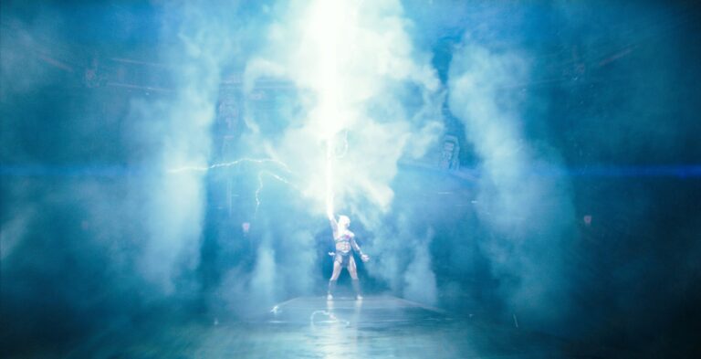 ¡Ya se reveló el adelanto de “Amos del universo”!