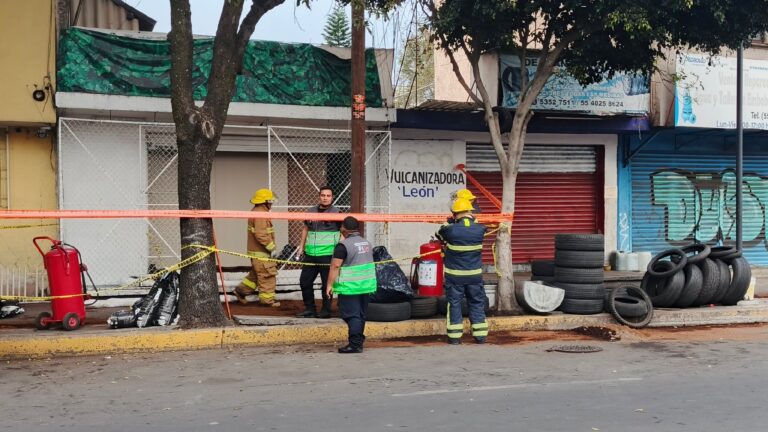Fuga de turbosina por toma clandestina alarma a vecinos en Azcapotzalco