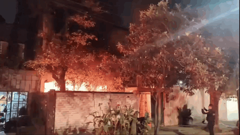 Mujer de la tercera edad muere en incendio de vivienda en Azcapotzalco