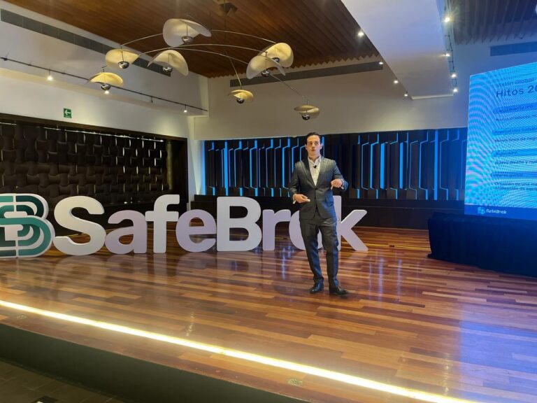 Llega a México la asesora financiera SafeBrok