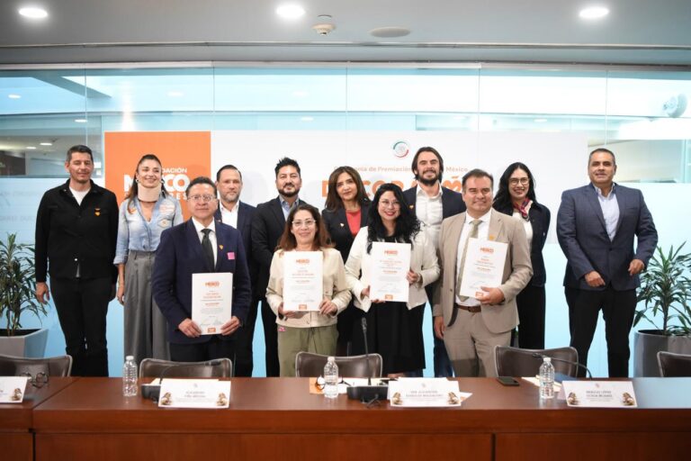 Premios Corazón Naranja Barrales. Senado