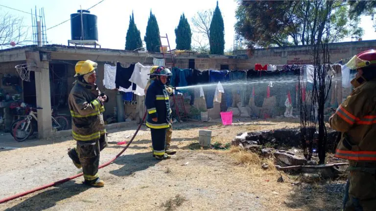 Explosión en taller clandestino de pirotecnia en Tultepec deja un muerto