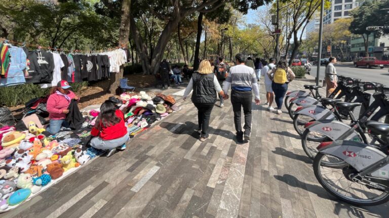 Ambulantes regresan a la Alameda pese al programa de reordenamiento del Centro Histórico CDMX