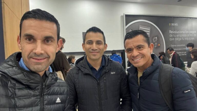 Arbitros mexicanos regresan al país tras guerra en medio oriente FOTO: X: @Arbitraje_MX