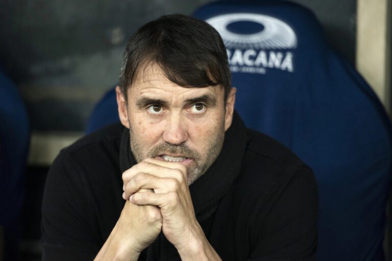 El “Chacho” Coudet dejó el cargo como técnico de River Plate; suena Crespo como sutituto