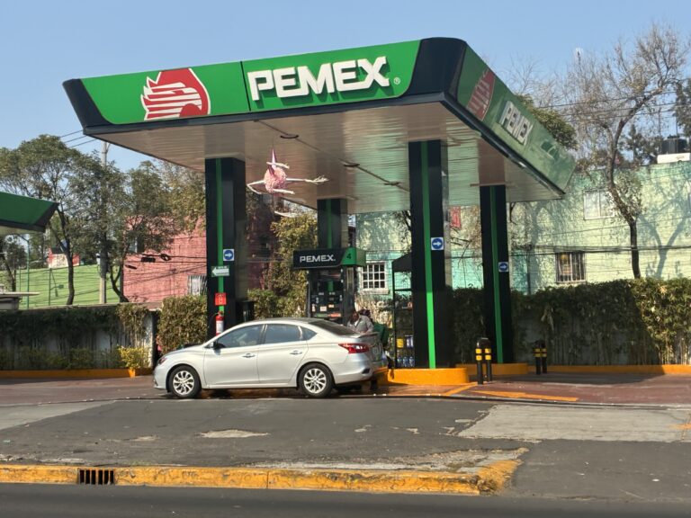 Bancos  apoyarán  a contener el precio de la gasolina