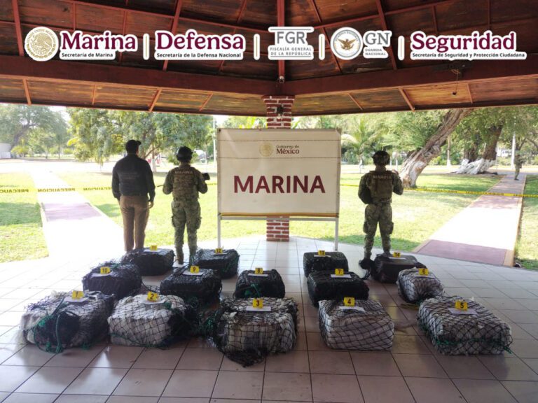 Marinos aseguran más de 600 kilos de cocaína en costas de Michoacán