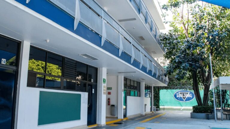 SEP guarda silencio frente a casos de acoso en el Colegio del Valle, denuncian madres de familia